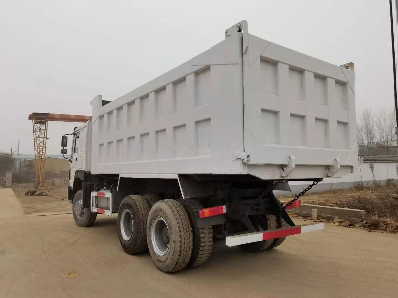 Sinotruk HOWO 6*4 Dump truck - Самосвал: фото 3 Sinotruk HOWO 6*4 Dump truck - Самосвал: фото 3