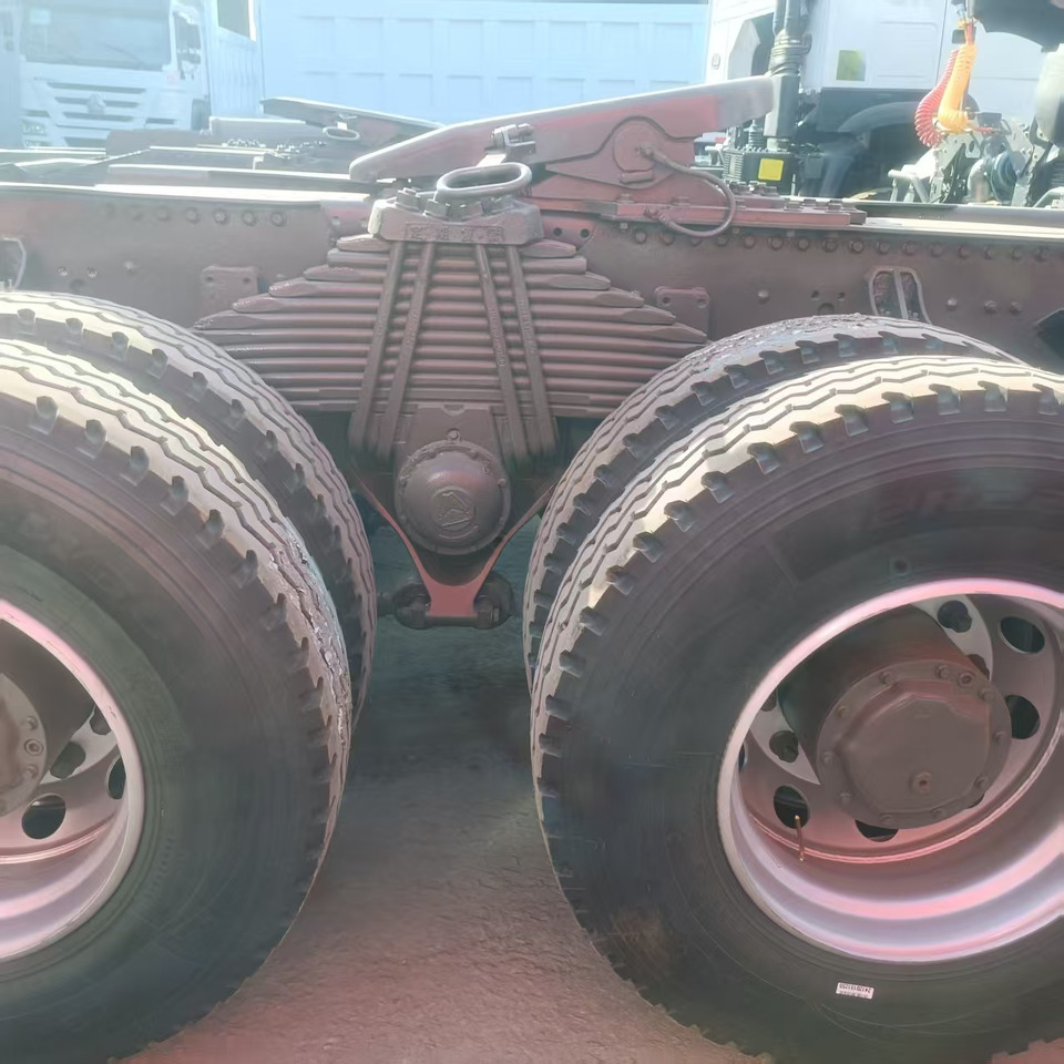 Sinotruk HOWO 371 6*4 Tractor - Тягач: фото 5 Sinotruk HOWO 371 6*4 Tractor - Тягач: фото 5