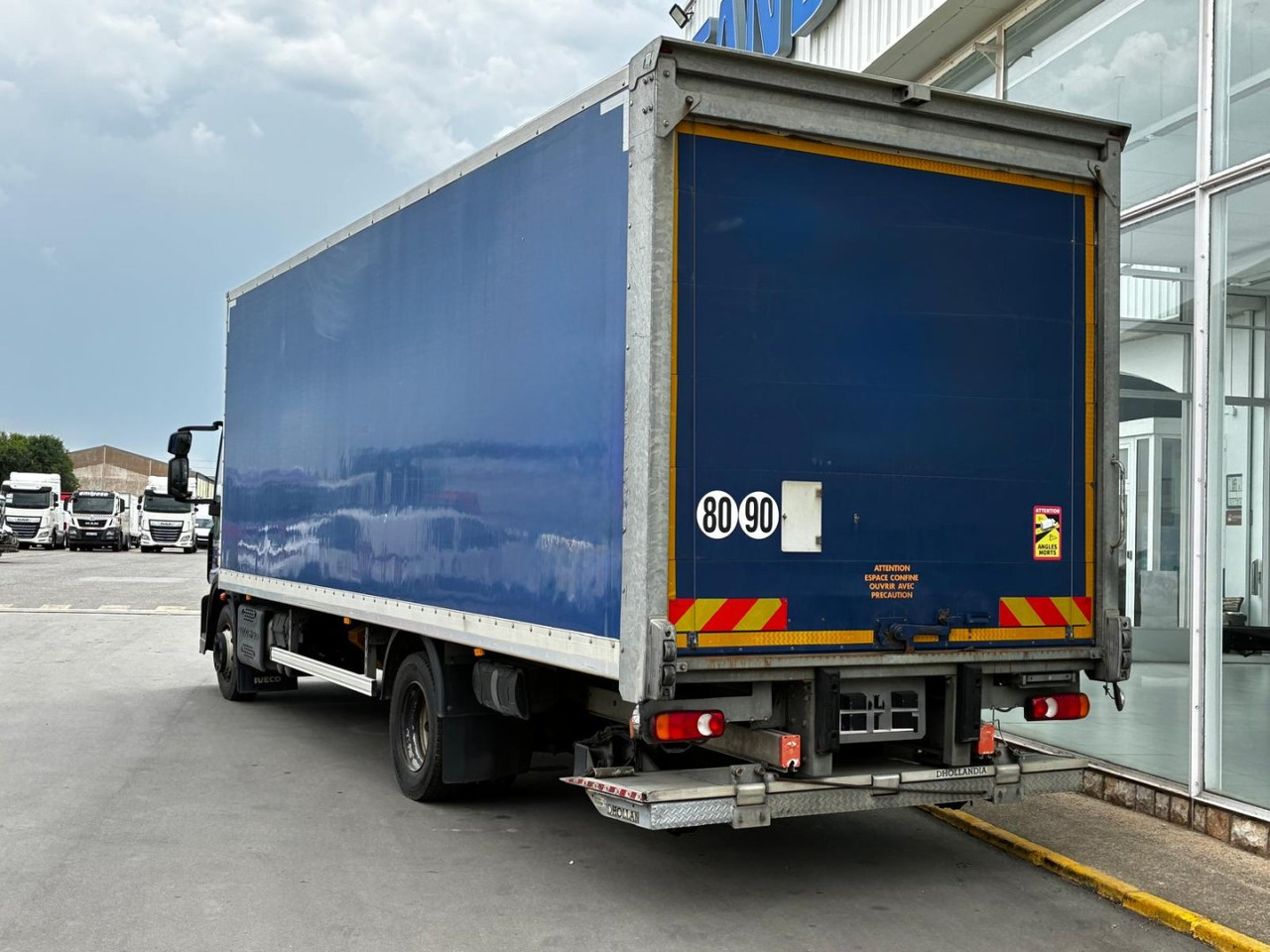 Caja cerrada IVECO Eurocargo ML 120 E22 - Грузовик с закрытым кузовом: фото 4 Caja cerrada IVECO Eurocargo ML 120 E22 - Грузовик с закрытым кузовом: фото 4
