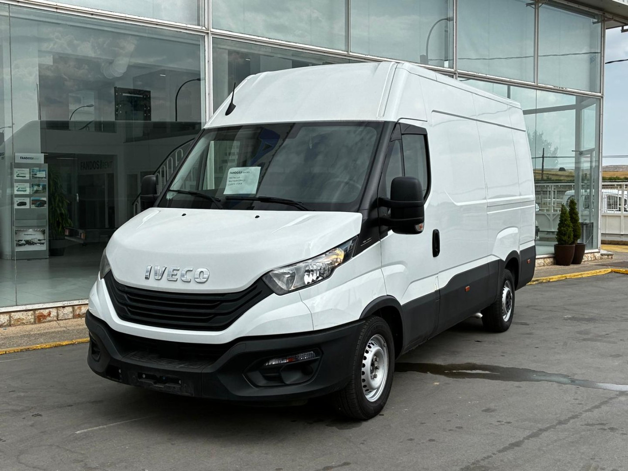 Furgón IVECO 35S14 V 12m3 - Цельнометаллический фургон: фото 1 Furgón IVECO 35S14 V 12m3 - Цельнометаллический фургон: фото 1