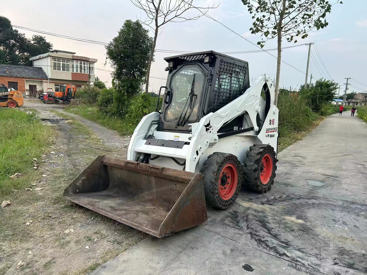 BOBCAT S18 - Мини-погрузчик с бортовым поворотом: фото 3 BOBCAT S18 - Мини-погрузчик с бортовым поворотом: фото 3