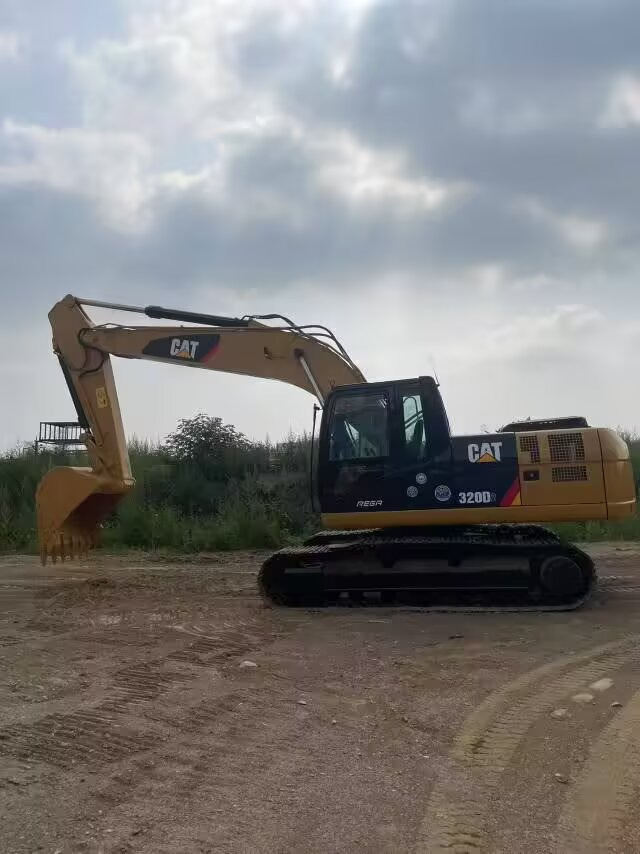 CAT 320D 2 L - Гусеничный экскаватор: фото 4 CAT 320D 2 L - Гусеничный экскаватор: фото 4