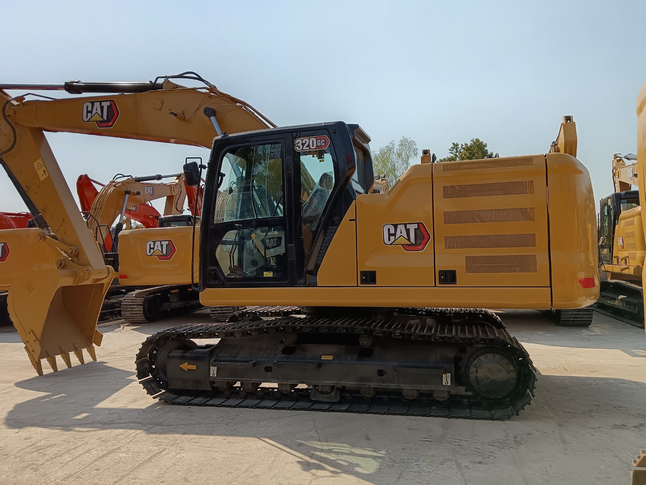 CAT 320GC - Гусеничный экскаватор: фото 2 CAT 320GC - Гусеничный экскаватор: фото 2