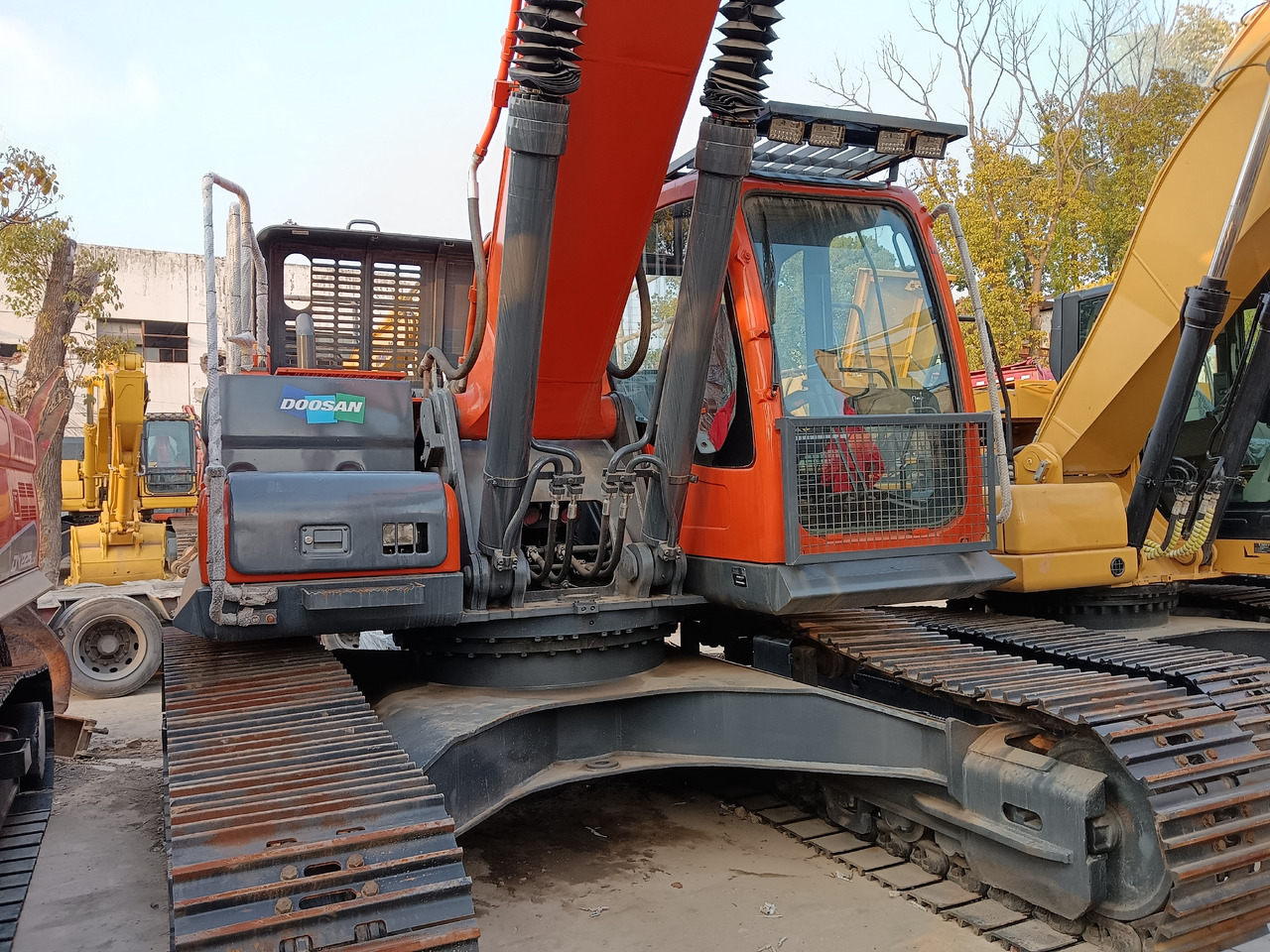 DOOSAN DX 340 LC - 9 C DX340 LCA - Гусеничный экскаватор: фото 1 DOOSAN DX 340 LC - 9 C DX340 LCA - Гусеничный экскаватор: фото 1