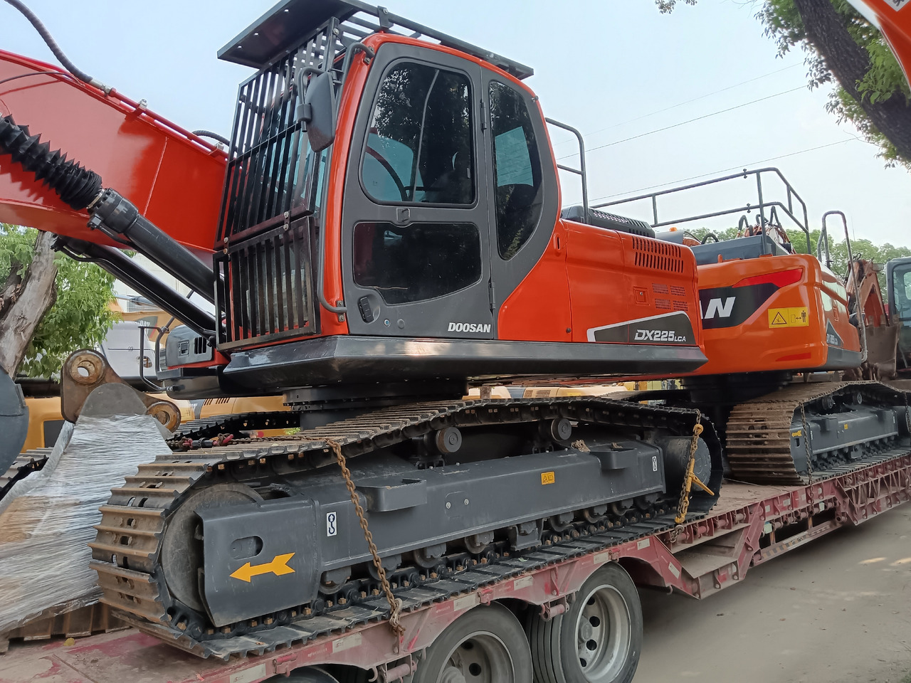 DOOSAN DX225 LC-9C LCA - Гусеничный экскаватор: фото 1 DOOSAN DX225 LC-9C LCA - Гусеничный экскаватор: фото 1