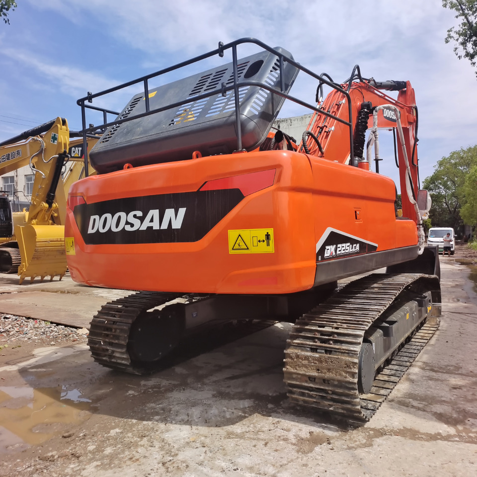 DOOSAN DX225 LCA DX225LC-9C - Гусеничный экскаватор: фото 3 DOOSAN DX225 LCA DX225LC-9C - Гусеничный экскаватор: фото 3