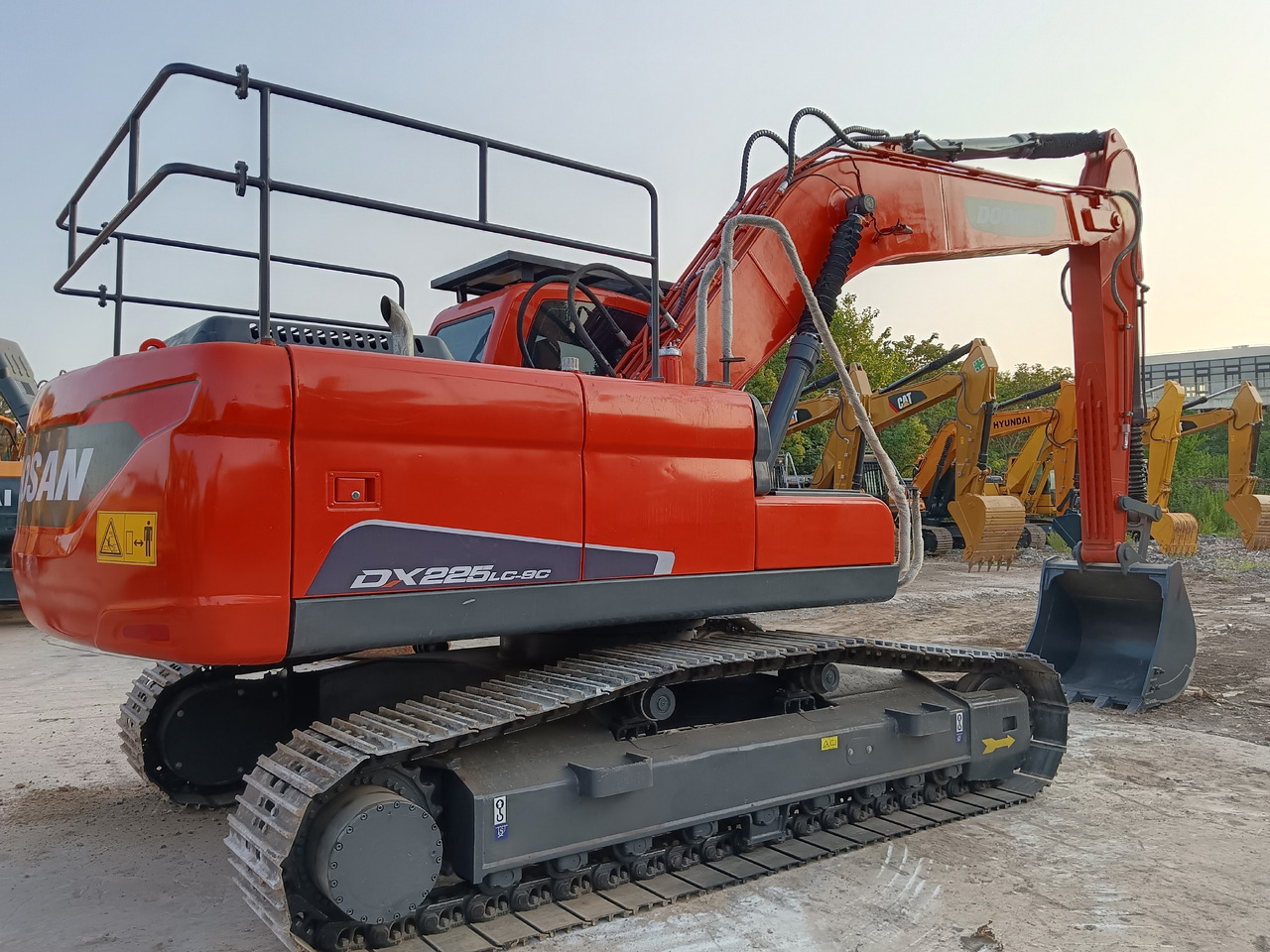 DOOSAN DX225LC-9C DX225LCA - Гусеничный экскаватор: фото 1 DOOSAN DX225LC-9C DX225LCA - Гусеничный экскаватор: фото 1