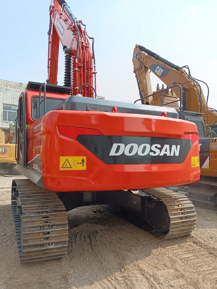 DOOSAN DX225LCA DX 225 LC-9C DX300 DX340 - Гусеничный экскаватор: фото 2 DOOSAN DX225LCA DX 225 LC-9C DX300 DX340 - Гусеничный экскаватор: фото 2