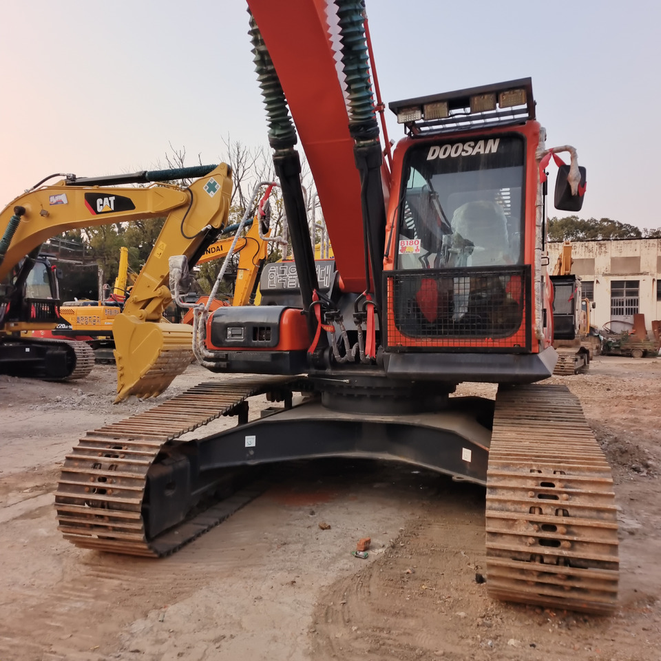 DOOSAN DX300 LC - 9C DX300LCA - Гусеничный экскаватор: фото 1 DOOSAN DX300 LC - 9C DX300LCA - Гусеничный экскаватор: фото 1