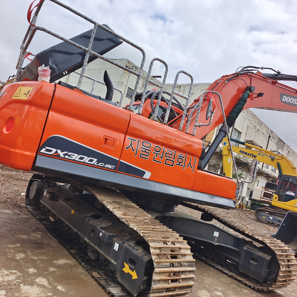 DOOSAN DX300 LCA DX300LC-9C - Гусеничный экскаватор: фото 5 DOOSAN DX300 LCA DX300LC-9C - Гусеничный экскаватор: фото 5