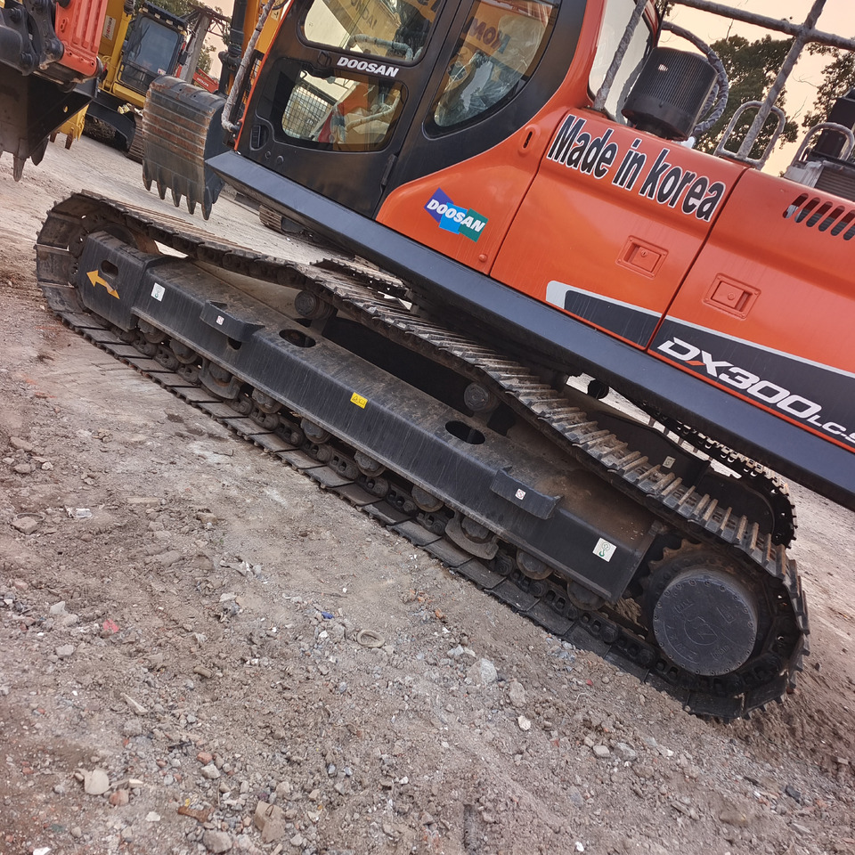 DOOSAN DX300LC-9C DX340 DX300LCA - Гусеничный экскаватор: фото 2 DOOSAN DX300LC-9C DX340 DX300LCA - Гусеничный экскаватор: фото 2