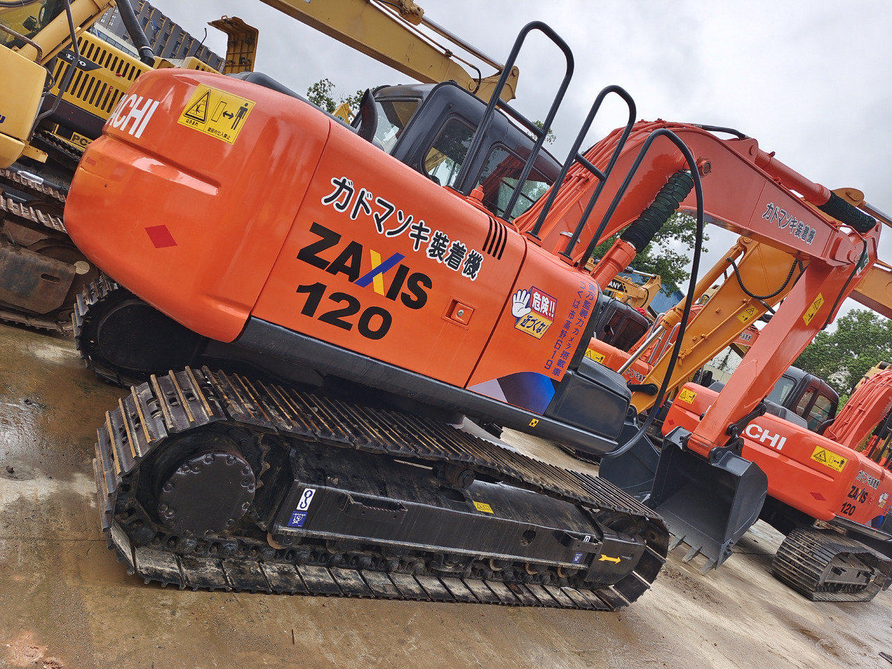 HITACHI ZX120 Hitachi ZAXIS 120 - Гусеничный экскаватор: фото 3 HITACHI ZX120 Hitachi ZAXIS 120 - Гусеничный экскаватор: фото 3