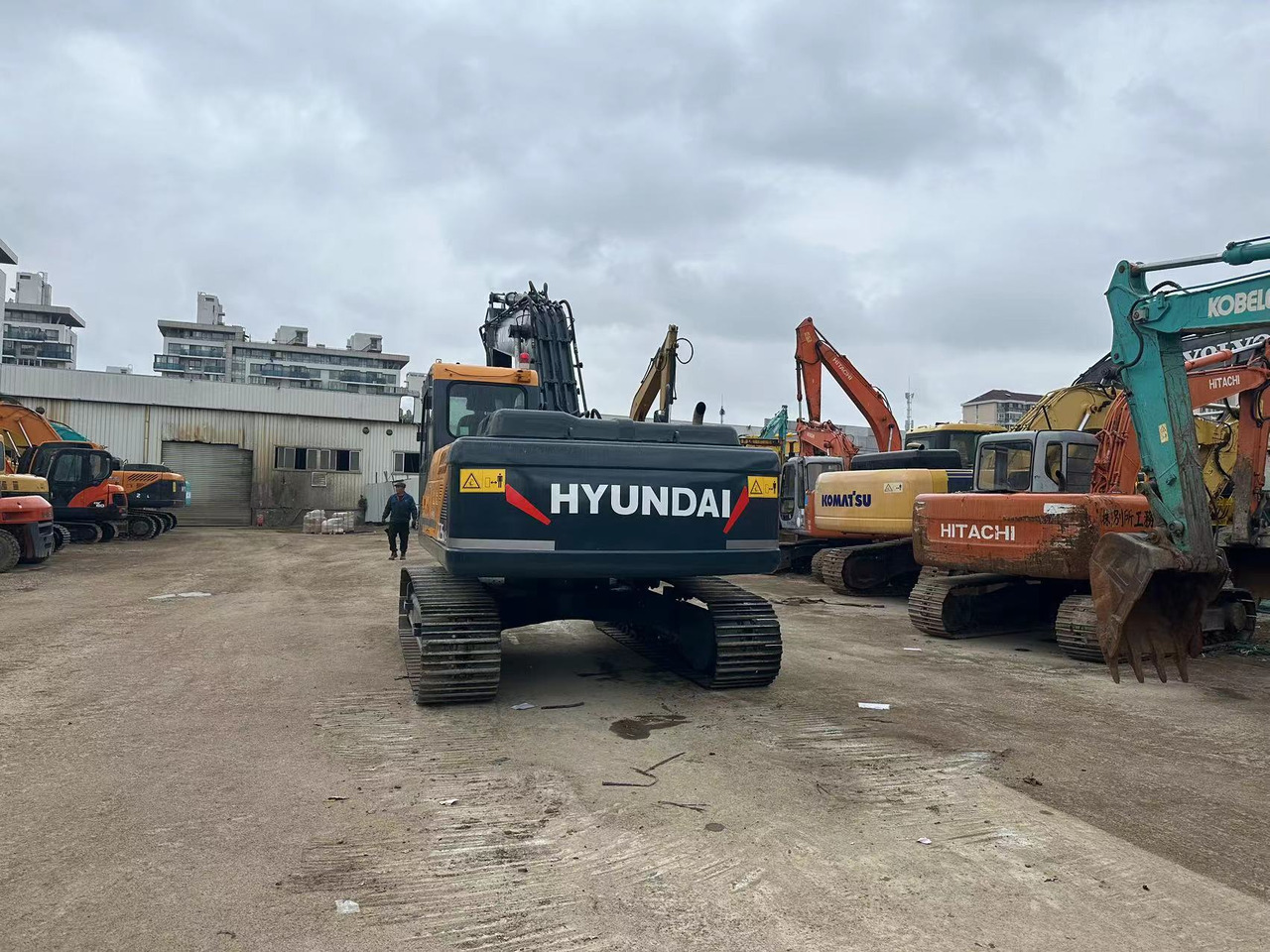 HYUNDAI 225LC-9T 225 LC - 9T 220LC-9S 330LC-9T - Гусеничный экскаватор: фото 4 HYUNDAI 225LC-9T 225 LC - 9T 220LC-9S 330LC-9T - Гусеничный экскаватор: фото 4