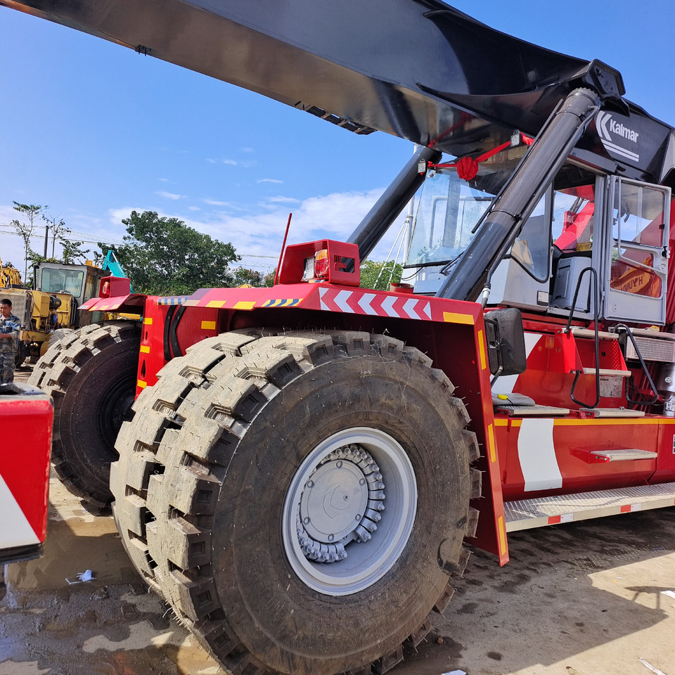 KALMAR DRF450 DRF450 DRT DRD DRU DRS - Ричстакер: фото 2 KALMAR DRF450 DRF450 DRT DRD DRU DRS - Ричстакер: фото 2
