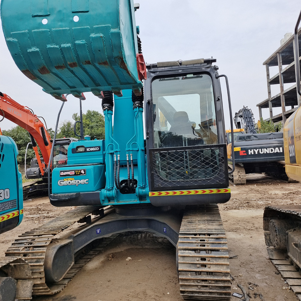 KOBELCO SK 140 - Гусеничный экскаватор: фото 3 KOBELCO SK 140 - Гусеничный экскаватор: фото 3
