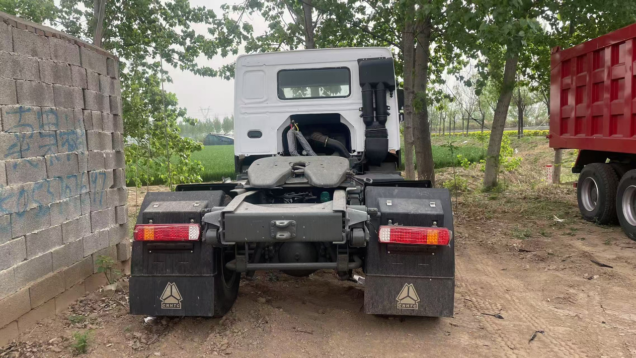 SINOTRUK HOWO 4*2 - Тягач: фото 3 SINOTRUK HOWO 4*2 - Тягач: фото 3