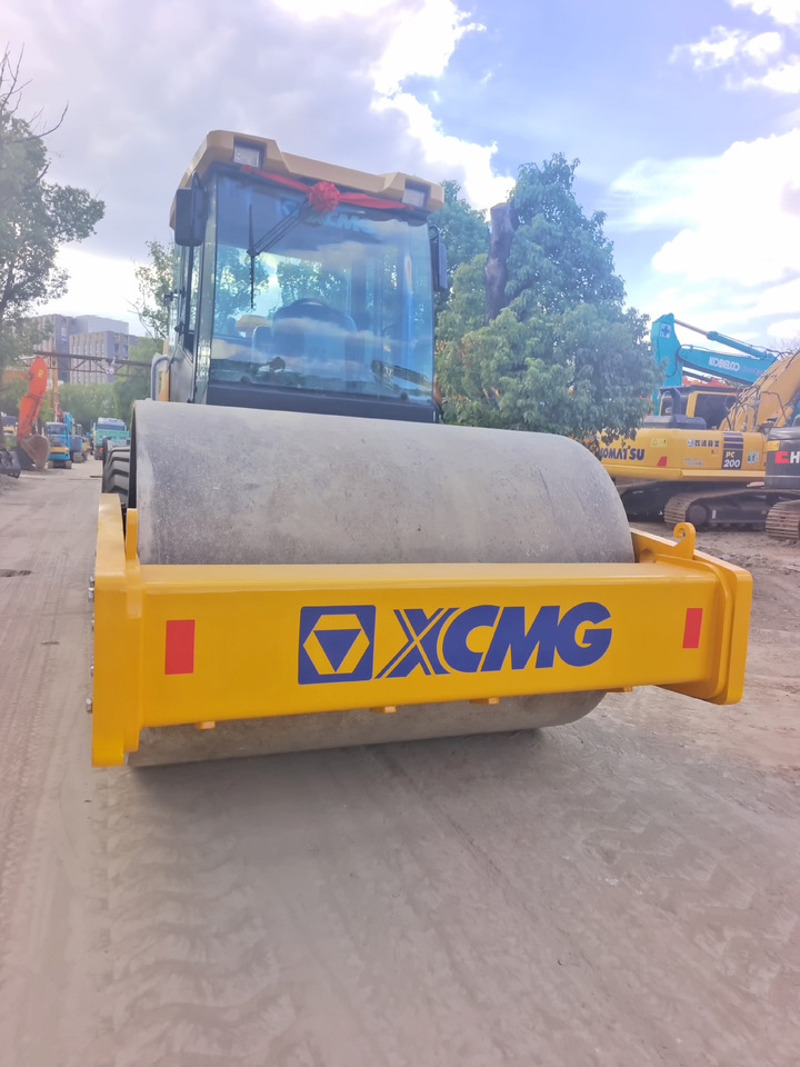 XCMG XS 223J - Дорожный каток: фото 2 XCMG XS 223J - Дорожный каток: фото 2