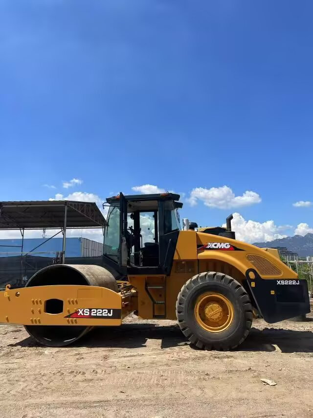 Дорожный каток XCMG XS222J XS223J XS263J: фото 7 Дорожный каток XCMG XS222J XS223J XS263J: фото 7