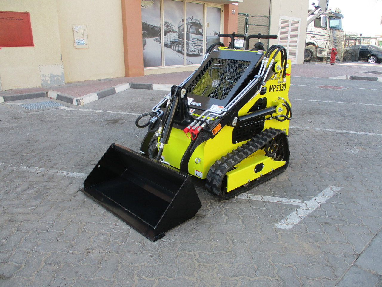 MACHPRO MPS330 Mini Skid Steer - Мини-погрузчик с бортовым поворотом: фото 2 MACHPRO MPS330 Mini Skid Steer - Мини-погрузчик с бортовым поворотом: фото 2