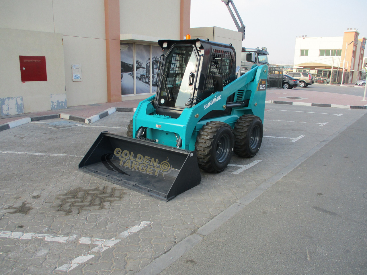 SUNWARD SWL3220 Skid Steer - Мини-погрузчик с бортовым поворотом: фото 2 SUNWARD SWL3220 Skid Steer - Мини-погрузчик с бортовым поворотом: фото 2