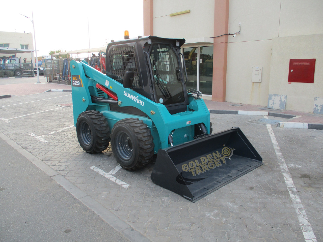SUNWARD SWL3220 Skid Steer - Мини-погрузчик с бортовым поворотом: фото 1 SUNWARD SWL3220 Skid Steer - Мини-погрузчик с бортовым поворотом: фото 1