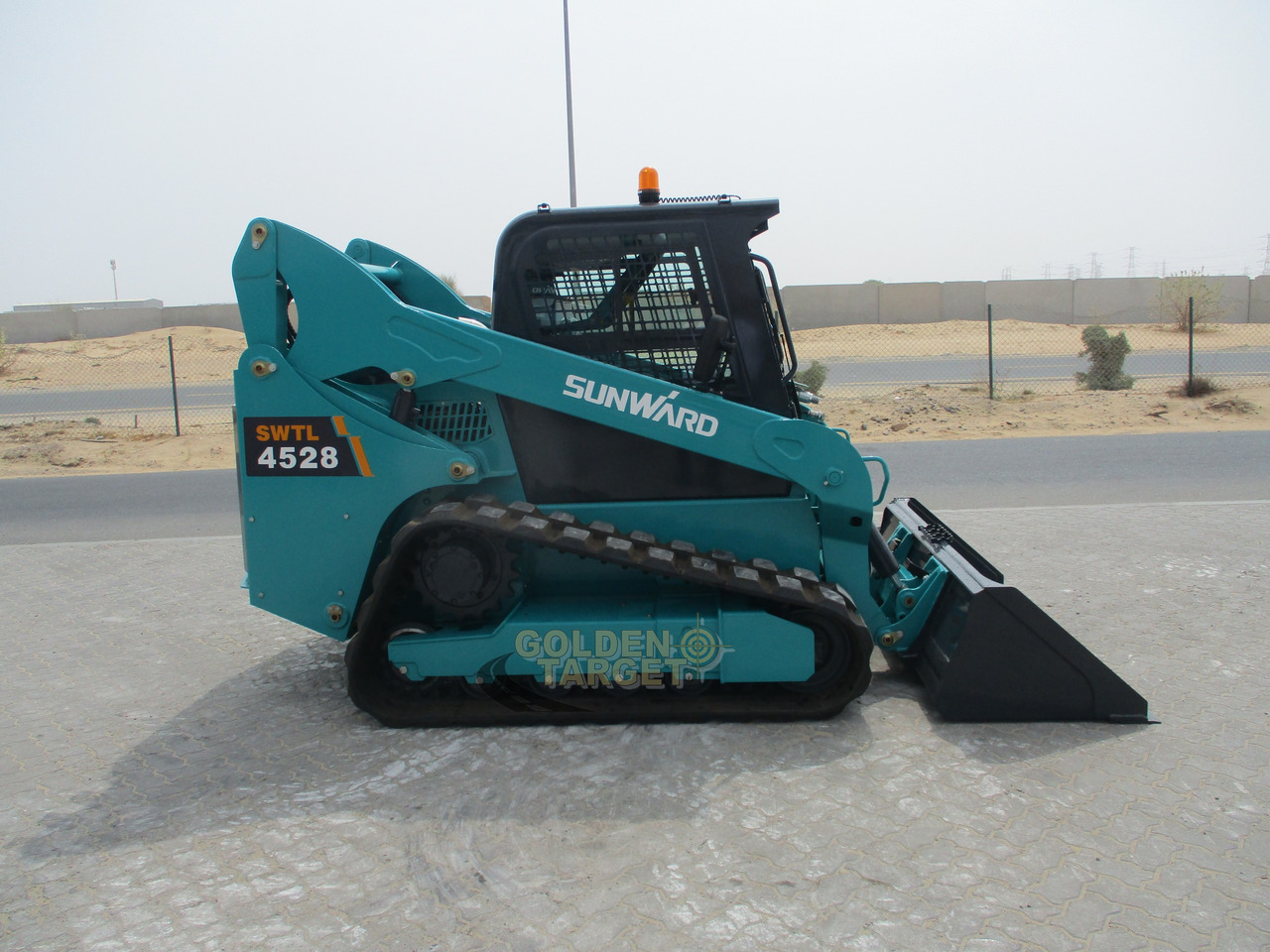 SUNWARD SWTL4528 Skid Steer - Мини-погрузчик с бортовым поворотом: фото 5 SUNWARD SWTL4528 Skid Steer - Мини-погрузчик с бортовым поворотом: фото 5