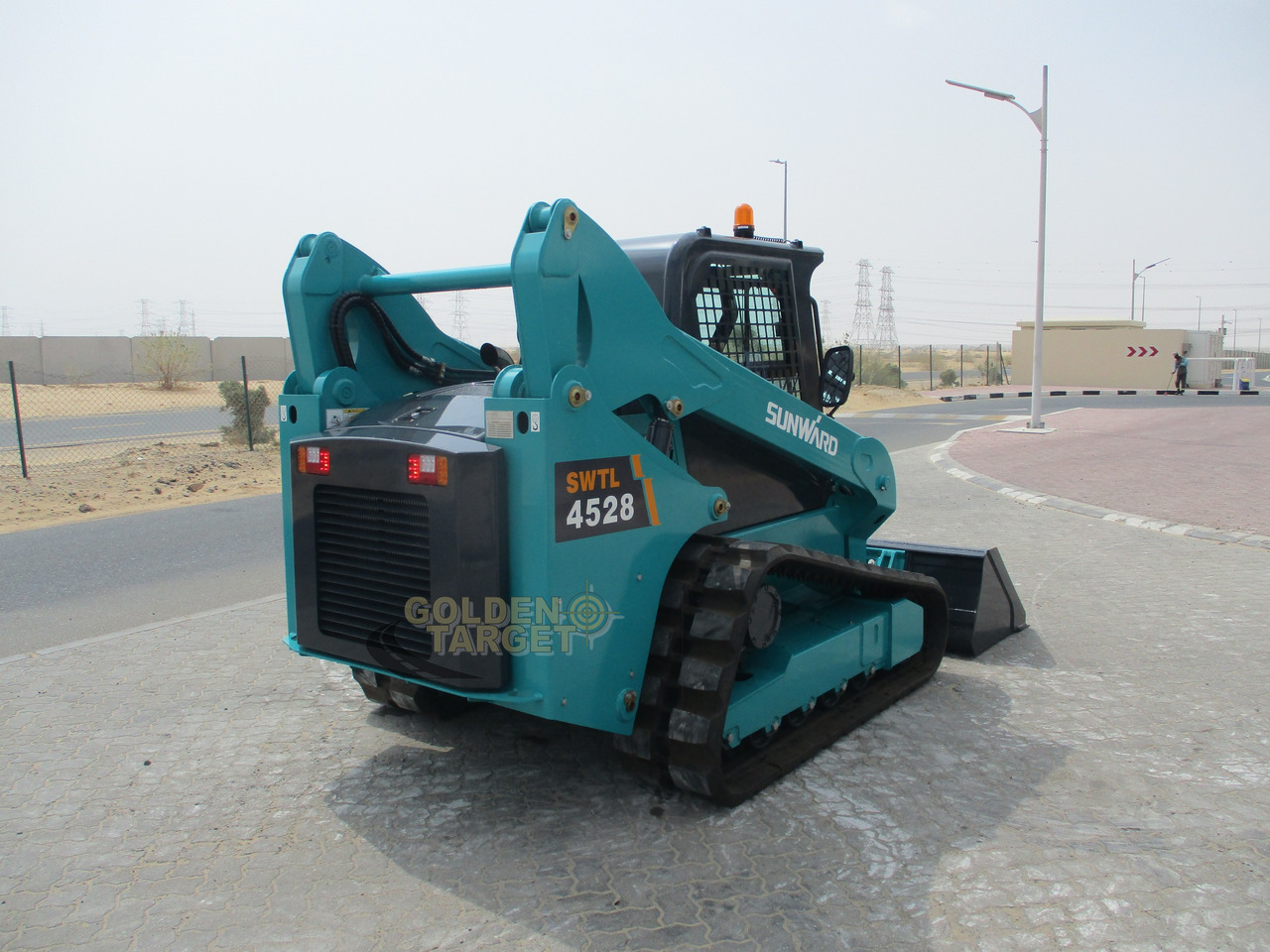 SUNWARD SWTL4528 Skid Steer - Мини-погрузчик с бортовым поворотом: фото 3 SUNWARD SWTL4528 Skid Steer - Мини-погрузчик с бортовым поворотом: фото 3