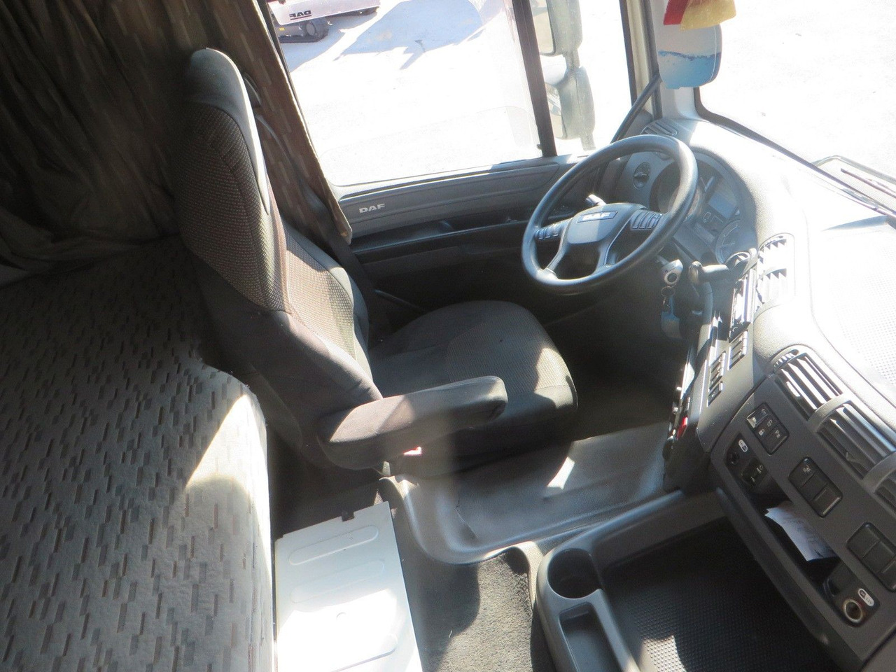Тентованный грузовик DAF CF320 4x2 18T Curtainside 7.70m: фото 19 Тентованный грузовик DAF CF320 4x2 18T Curtainside 7.70m: фото 19