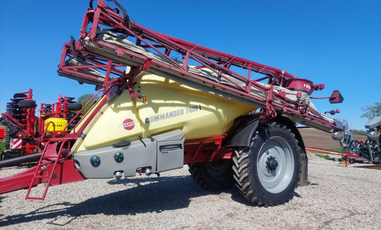 Hardi Commander 7000i - 28m Twin - Прицепной опрыскиватель: фото 1 Hardi Commander 7000i - 28m Twin - Прицепной опрыскиватель: фото 1