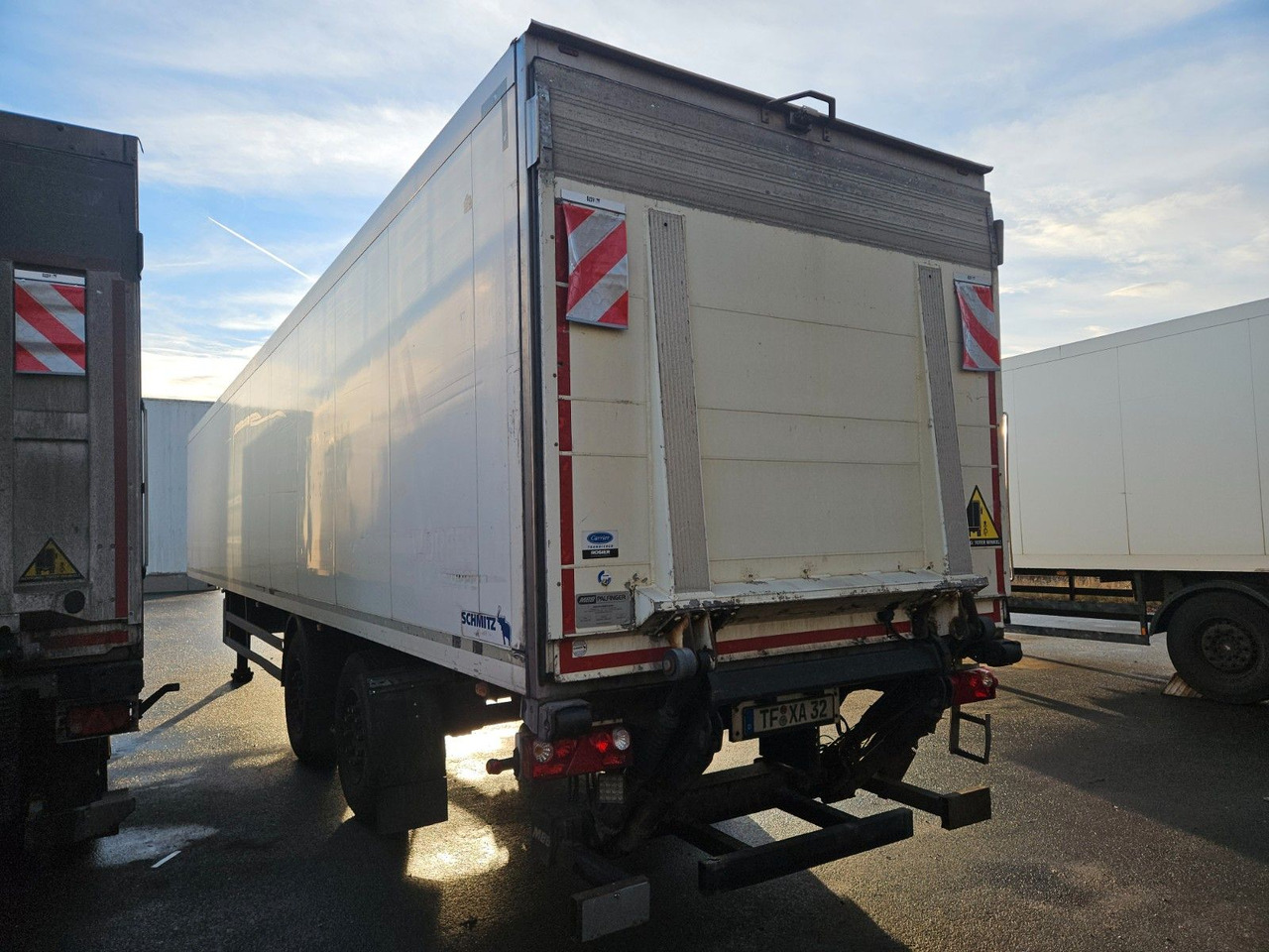 Schmitz Cargobull SKO 20 mit LBW ohne Kühlaggregat - Полуприцеп-фургон: фото 3 Schmitz Cargobull SKO 20 mit LBW ohne Kühlaggregat - Полуприцеп-фургон: фото 3