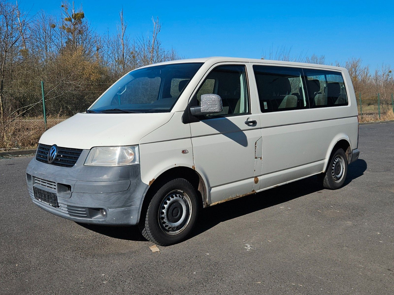 Volkswagen T5 9 Sitzer lang - Пассажирский фургон: фото 1 Volkswagen T5 9 Sitzer lang - Пассажирский фургон: фото 1