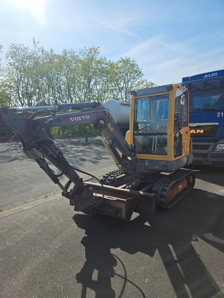 Volvo EC30 - Мини-экскаватор: фото 2 Volvo EC30 - Мини-экскаватор: фото 2