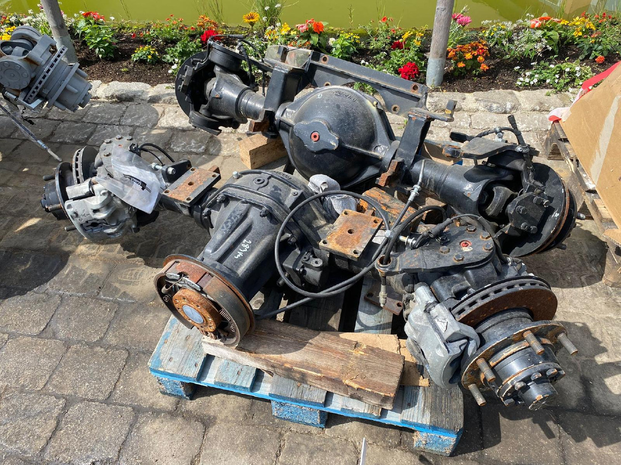 Fliegl Emmenquattro - Ось и запчасти для Строительной техники: фото 3 Fliegl Emmenquattro - Ось и запчасти для Строительной техники: фото 3