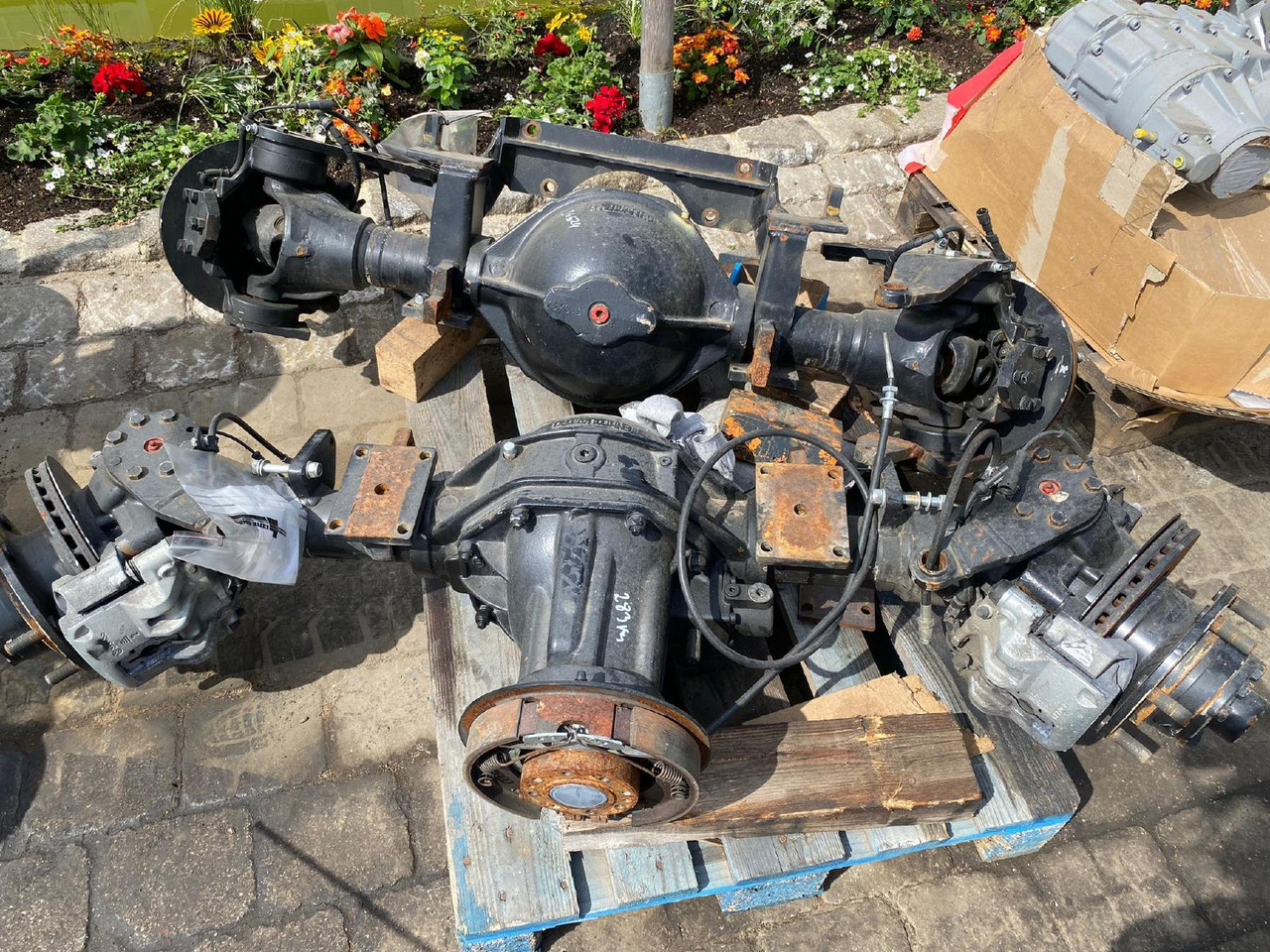 Fliegl Emmenquattro - Ось и запчасти для Строительной техники: фото 1 Fliegl Emmenquattro - Ось и запчасти для Строительной техники: фото 1