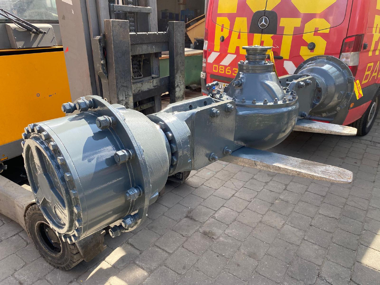 Hanomag 50E - Ось и запчасти для Строительной техники: фото 1 Hanomag 50E - Ось и запчасти для Строительной техники: фото 1