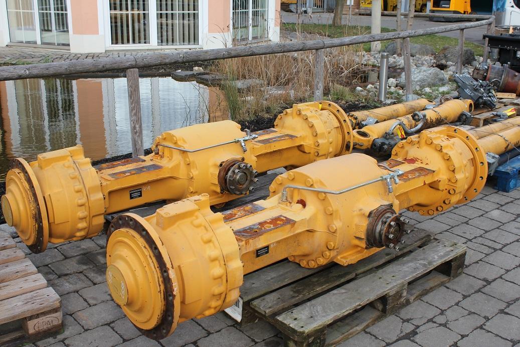 Liebherr L 556 - Ось и запчасти для Строительной техники: фото 1 Liebherr L 556 - Ось и запчасти для Строительной техники: фото 1