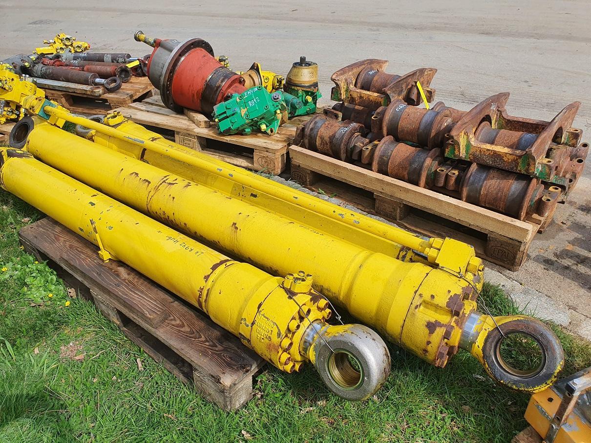 Liebherr R 942 - Гидравлический цилиндр для Строительной техники: фото 1 Liebherr R 942 - Гидравлический цилиндр для Строительной техники: фото 1