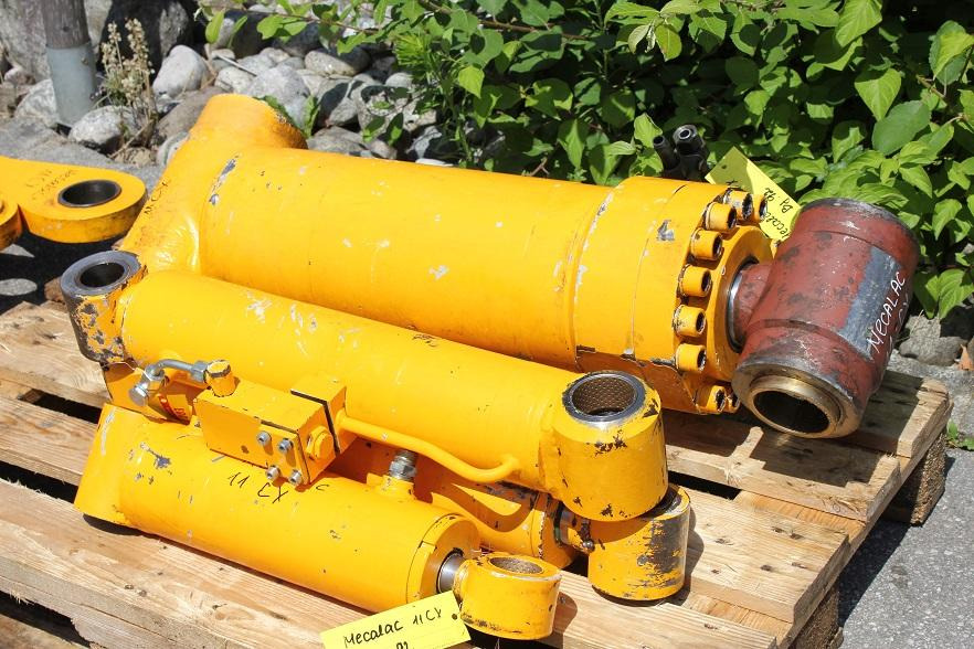 Mecalac 11CX - Гидравлический цилиндр для Строительной техники: фото 2 Mecalac 11CX - Гидравлический цилиндр для Строительной техники: фото 2