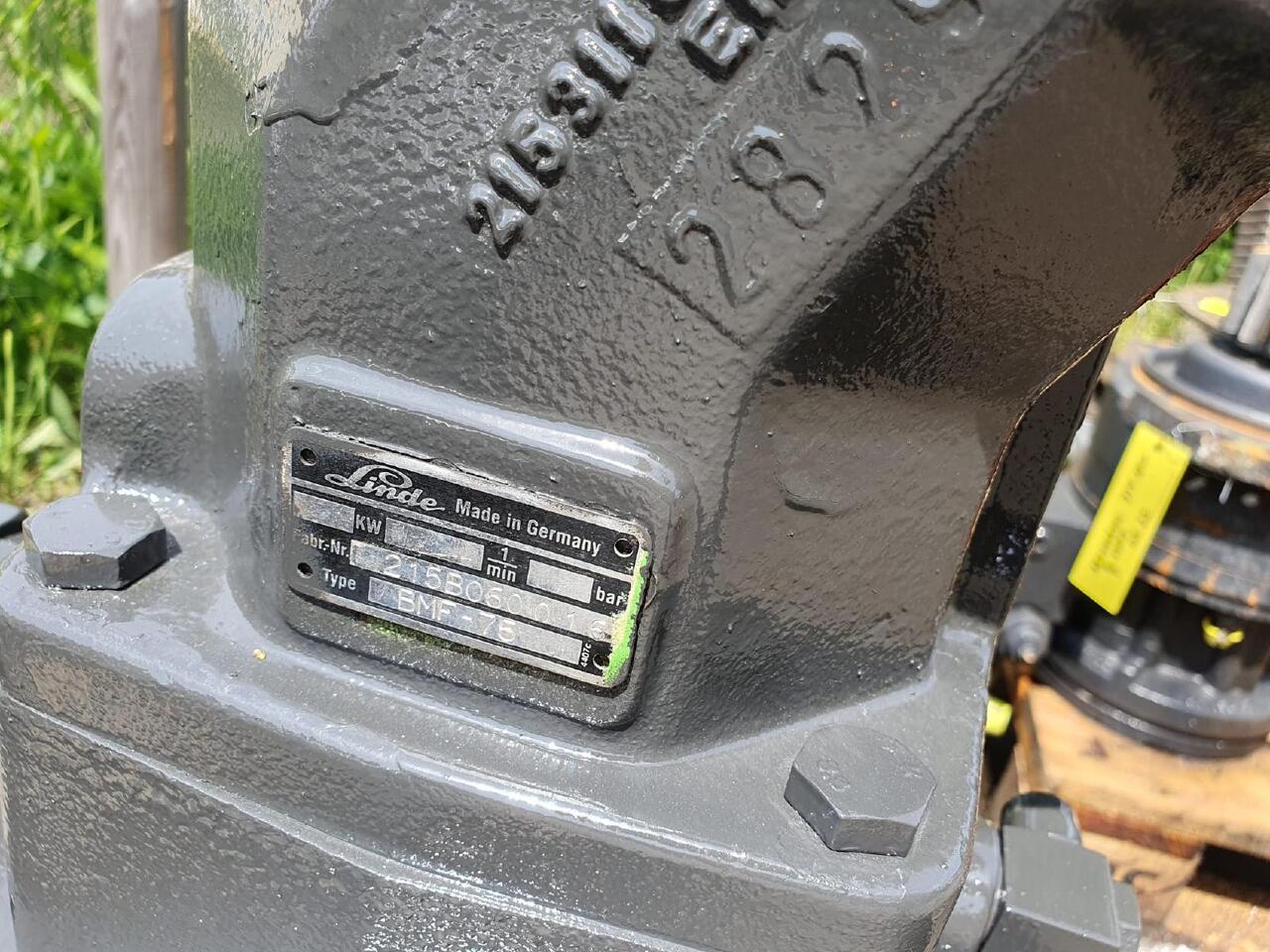 Sennebogen ZR 28 - Поворотный редуктор для Строительной техники: фото 3 Sennebogen ZR 28 - Поворотный редуктор для Строительной техники: фото 3