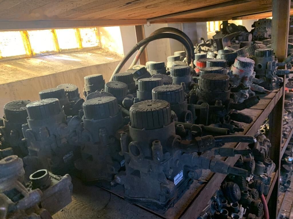 Knorr-Bremse Pojedynczy Scania R 124 Hurt modulatorów EBS zawór pojedynczy przód truck - Тормозной клапан для Грузовиков: фото 1 Knorr-Bremse Pojedynczy Scania R 124 Hurt modulatorów EBS zawór pojedynczy przód truck - Тормозной клапан для Грузовиков: фото 1