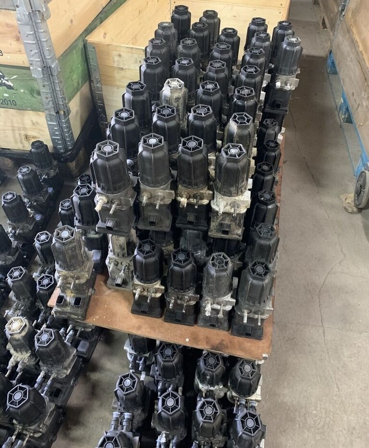 Mercedes-Benz oryginał hurt regeneracja A0001407678 Mercedes-Benz Actros Atego MP4 Euro 6 - Глушитель/ Выхлопная система для Грузовиков: фото 3 Mercedes-Benz oryginał hurt regeneracja A0001407678 Mercedes-Benz Actros Atego MP4 Euro 6 - Глушитель/ Выхлопная система для Грузовиков: фото 3