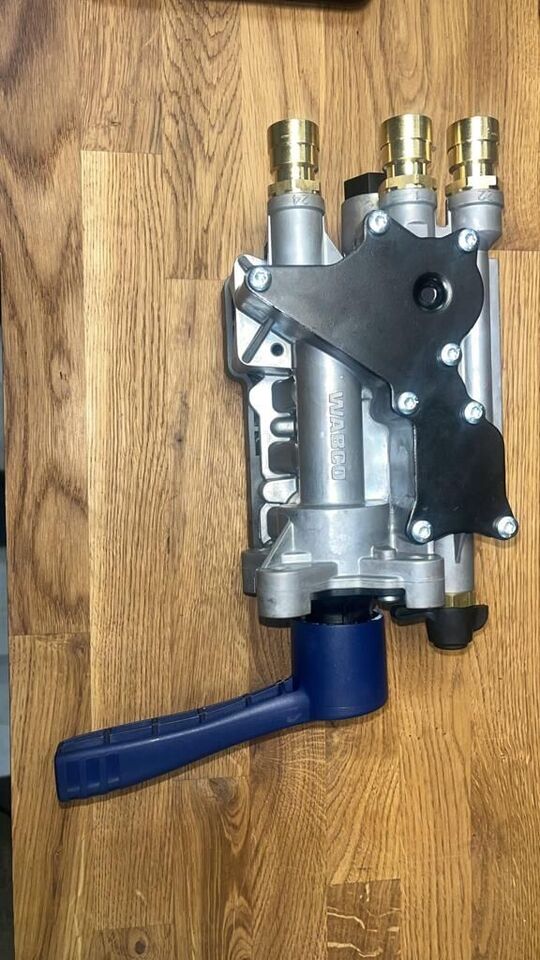 Nowy Zawór Sterowania Platformy Naczepy WABCO 4630905000 ETASC D 4630905000 - Гидравлический клапан для Грузовиков: фото 1 Nowy Zawór Sterowania Platformy Naczepy WABCO 4630905000 ETASC D 4630905000 - Гидравлический клапан для Грузовиков: фото 1