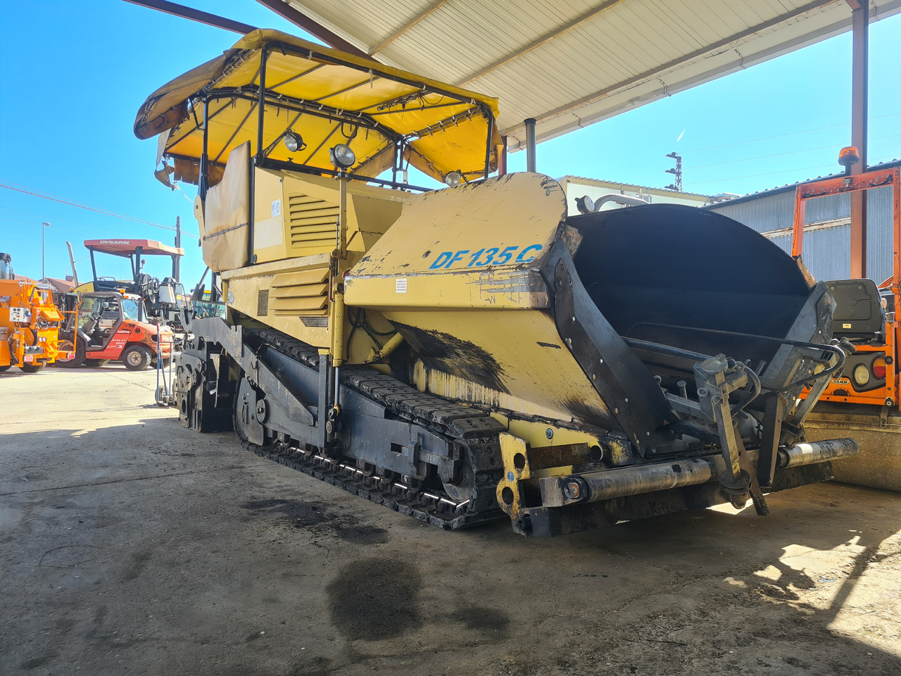 Extendedora de cadenas Demag DF 135C - Асфальтоукладчик: фото 1 Extendedora de cadenas Demag DF 135C - Асфальтоукладчик: фото 1