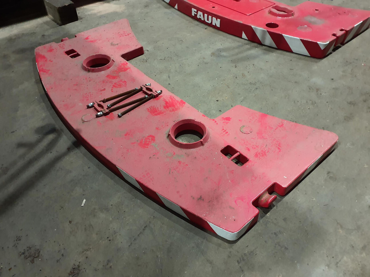 FAUN AUN HK 60 Counterweight 1,1 ton - Противовес для Мобильных кранов: фото 3 FAUN AUN HK 60 Counterweight 1,1 ton - Противовес для Мобильных кранов: фото 3