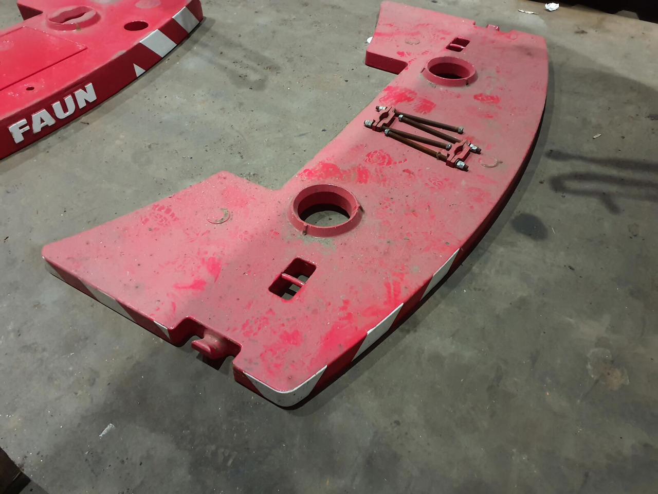 FAUN AUN HK 60 Counterweight 1,1 ton - Противовес для Мобильных кранов: фото 4 FAUN AUN HK 60 Counterweight 1,1 ton - Противовес для Мобильных кранов: фото 4