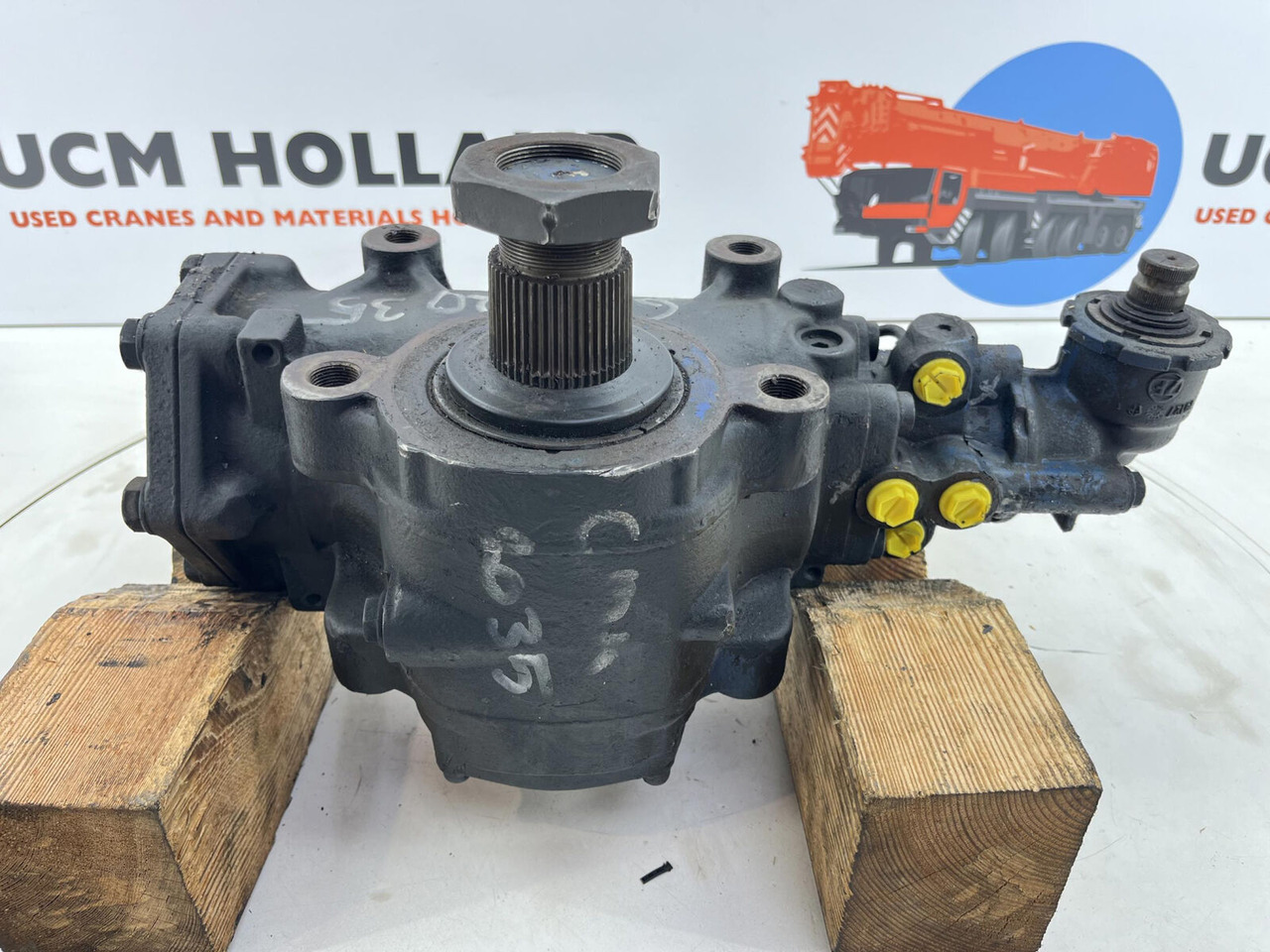 Grove GMK 2035 steering box - Рулевой механизм для Мобильных кранов: фото 2 Grove GMK 2035 steering box - Рулевой механизм для Мобильных кранов: фото 2