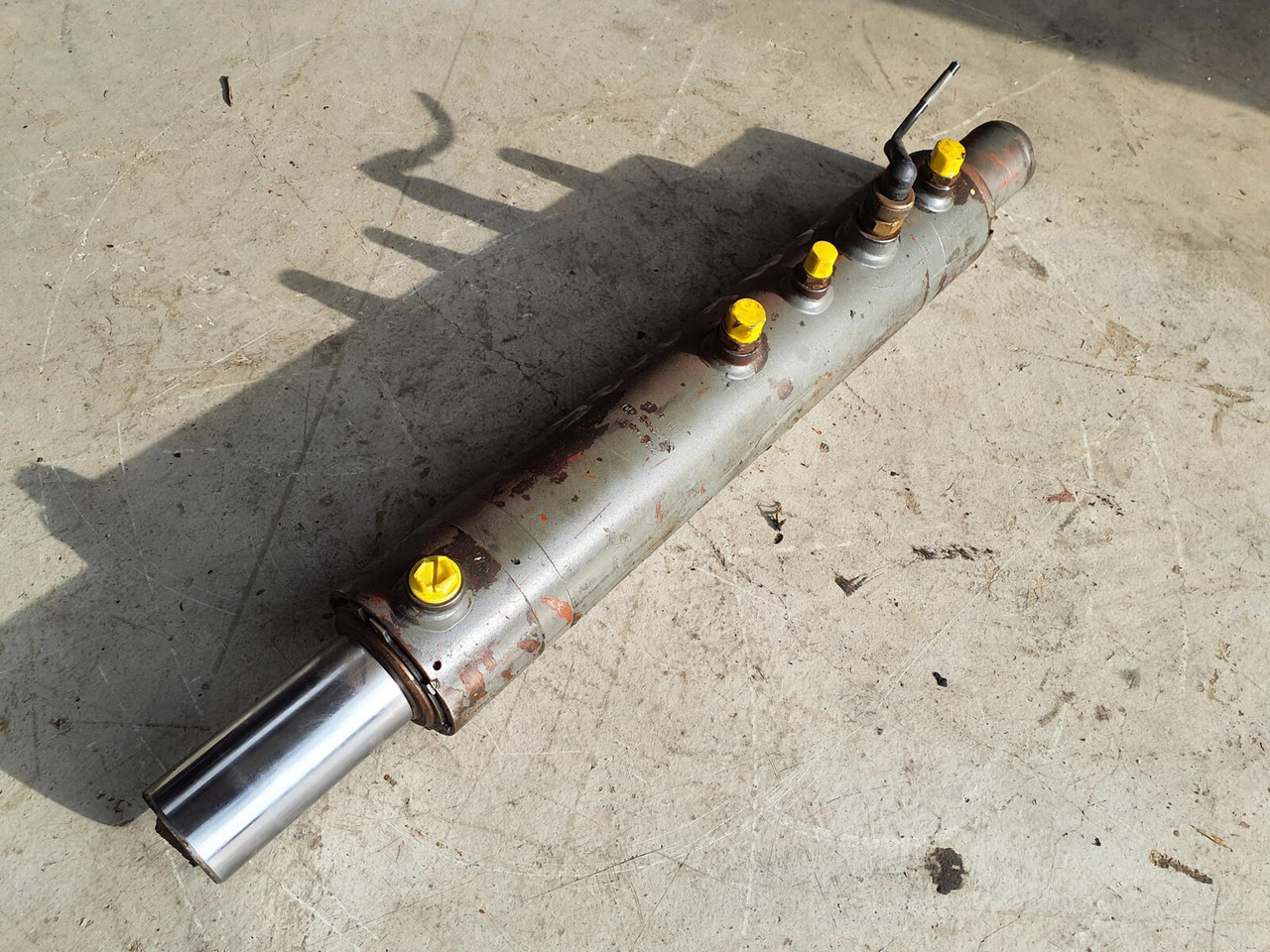 Grove GMK 2035 steering locking cylinder - Гидравлический цилиндр для Мобильных кранов: фото 2 Grove GMK 2035 steering locking cylinder - Гидравлический цилиндр для Мобильных кранов: фото 2