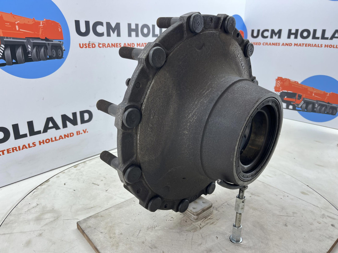 Grove GMK 3050 Megatrak wheel hub - Ступица для Кранов: фото 3 Grove GMK 3050 Megatrak wheel hub - Ступица для Кранов: фото 3