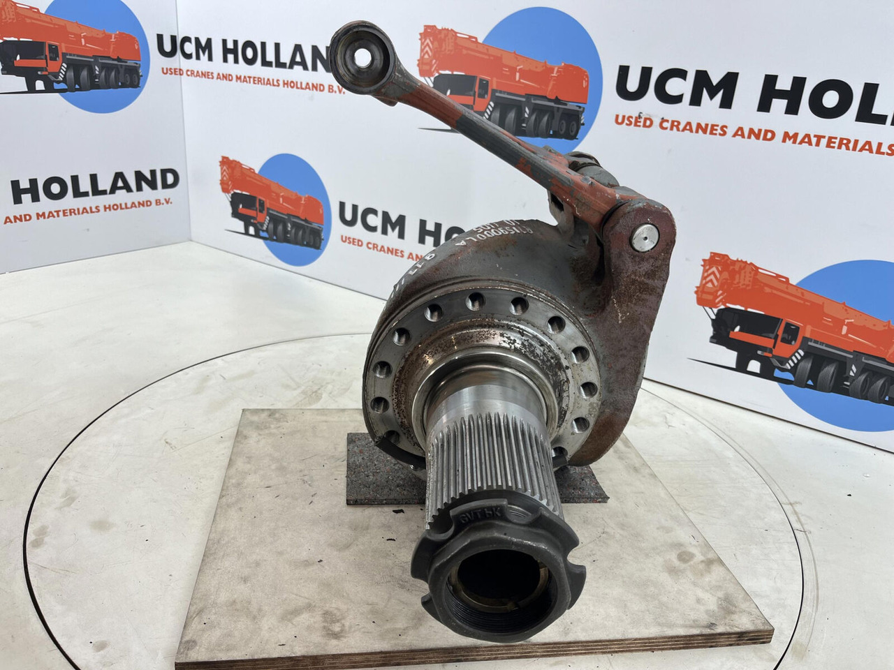 Grove GMK 3055 Steering knuckle 16 holes axle 1 right - Поворотный кулак для Мобильных кранов: фото 2 Grove GMK 3055 Steering knuckle 16 holes axle 1 right - Поворотный кулак для Мобильных кранов: фото 2