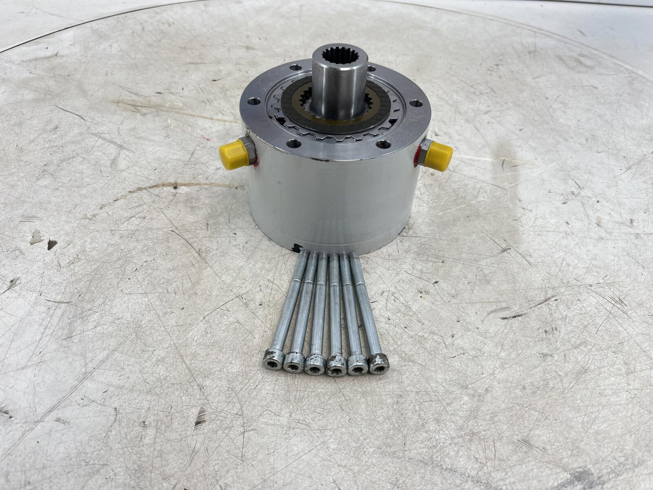 Grove GMK 5150 multiple-disk brake slewing gear - Поворотный редуктор для Кранов: фото 1 Grove GMK 5150 multiple-disk brake slewing gear - Поворотный редуктор для Кранов: фото 1